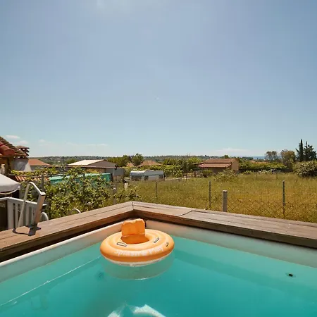 Pretty With Private Pool, Sea View