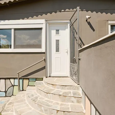Pretty With Private Pool, Sea View