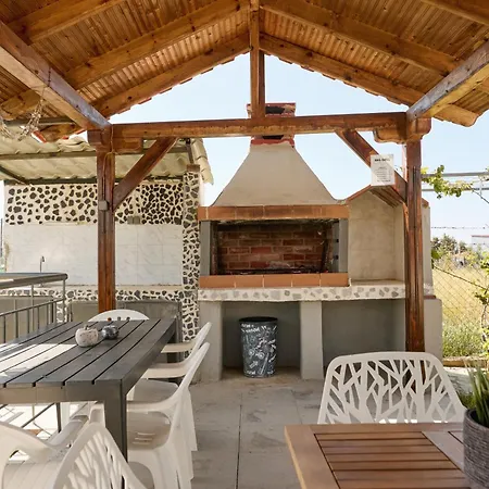 Pretty With Private Pool, Sea View